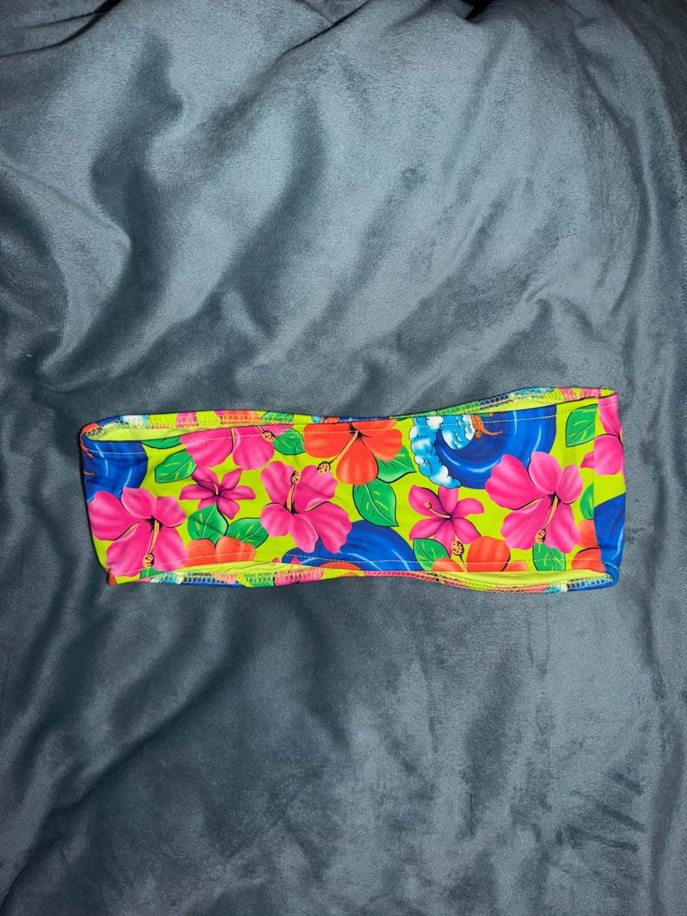 Frankie’s Bikinis Bandeau Bikini Top Size Small